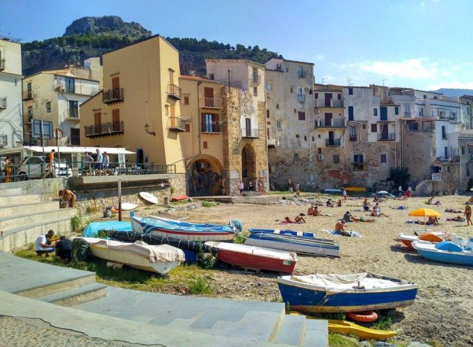 Excursion to the beach in the historic center of Cefalù