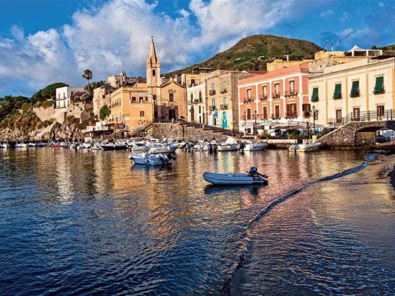 Excursions à Taormina, Etna, Iles Eoliennes, Vulcano, Lipari, Stromboli, Palerme, Cefalu, Syracuse, Agrigente, Favignana, Lampedusa