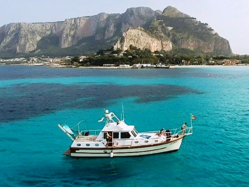 Escursione in barca da Palermo a Mondello